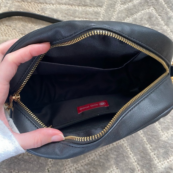 Black crossbody with tassel. Barely used, like new! - Picture 4 of 5